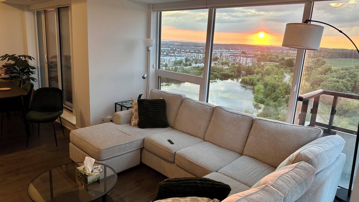 Oakville Condo | Upscale Urban Retreat | 2BR/2BA Corner Condo | Longterm Booking 30+ days only