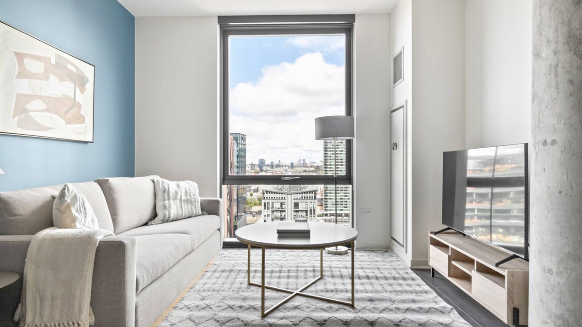 West Loop Apartment | Upscale West Loop 1BR w/W/D, Gym & Lounge, nr L, by Blueground