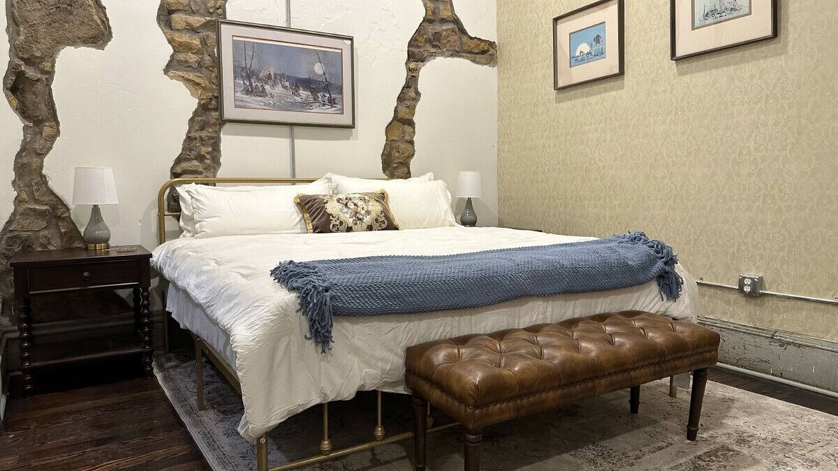 Okemah House | Upscale Western Inn With Historical Distinction and Modern Comfort