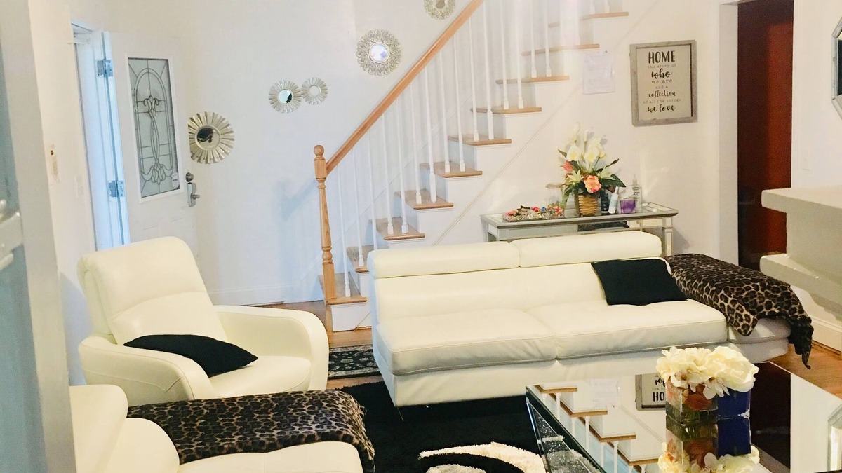 Springfield House | Upscaled Home in a Quiet Neighborhood