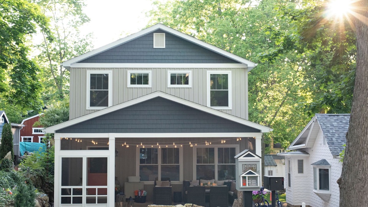 Lakeside Cottage | "Upside" New Cottage w Custom Built Bunk Room - Inside LKSD Gates