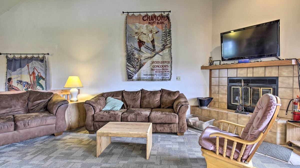 Upson Cabin | Upson Ski-In/Ski-Out, End-Unit Cabin w/Fireplace!