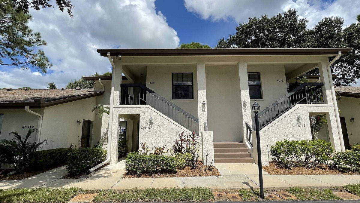 The Meadows Condo | Upstairs 2bed/2bath Condo in The Meadows!