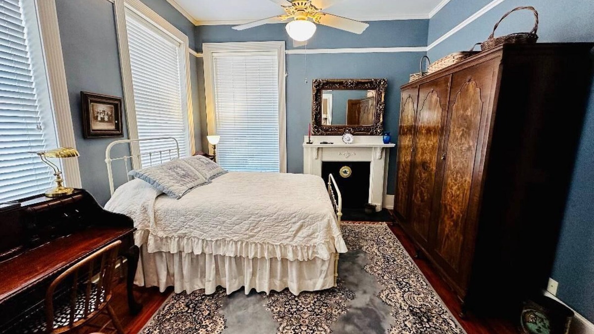 Latta Apartment | Upstairs Apartment on Main Street