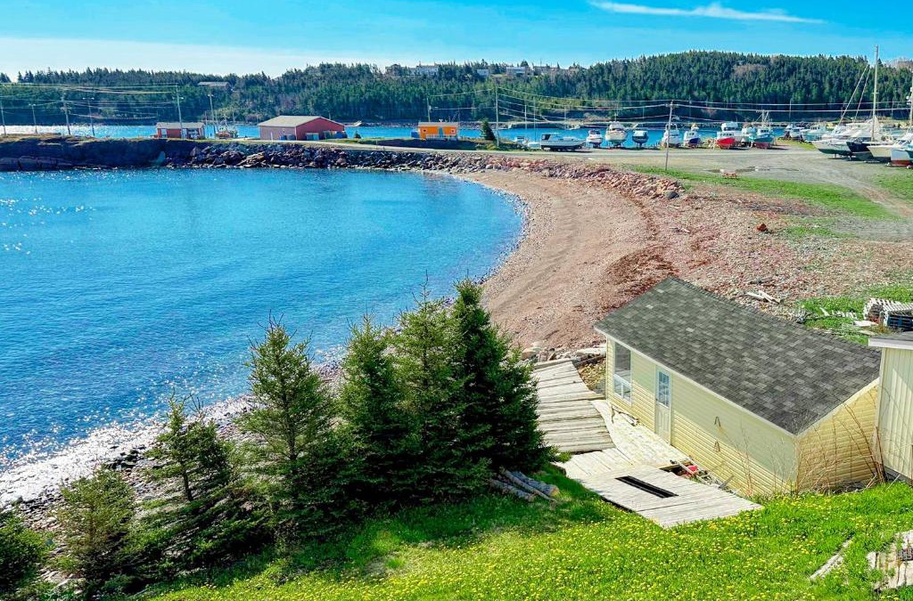 Norman's Cove-Long Cove House | Upstairs @ The Homestead Oceanfront Suites