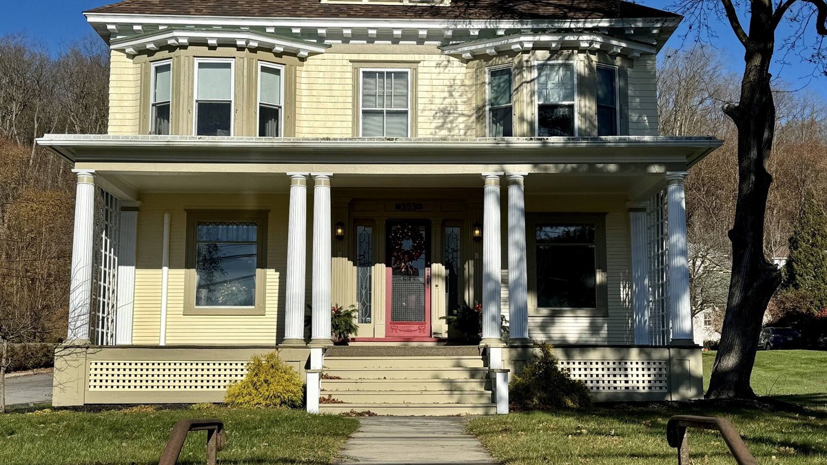 Amsterdam House | Upstate Affordable Victorian Home - Lots of Space -Long Term Rentals Welcome!