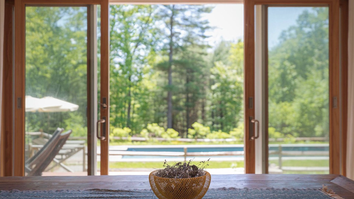 Kerhonkson Cottage | Upstate Kerhonkson Cottage on 2 acres w/firepit and covered patio to guesthouse