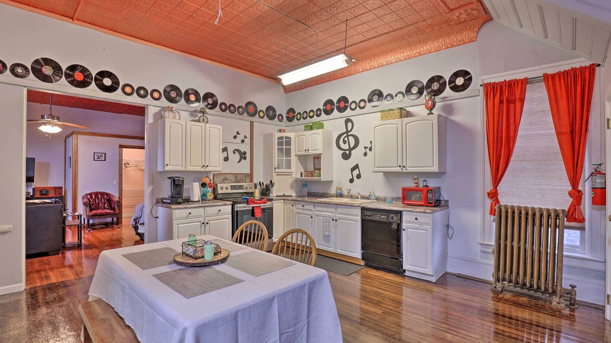 Oaks Corners Apartment | Upstate New York Studio Rental - Pet Friendly