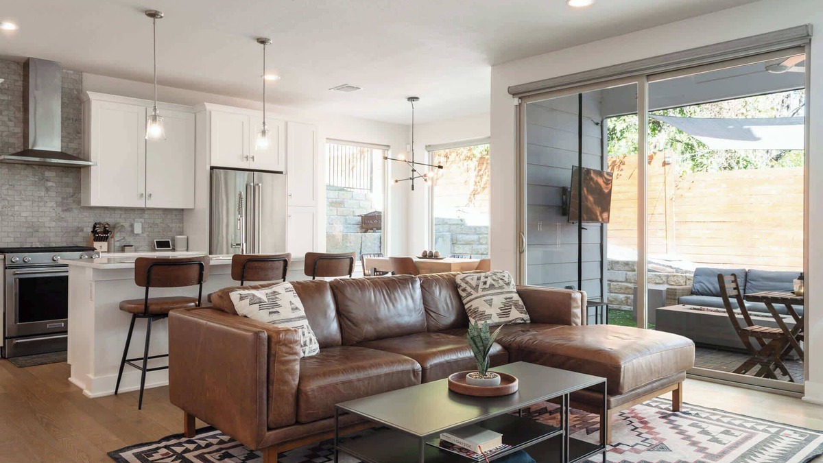 Rosewood House | Upstay: Eastside Home w/Patio & BBQ—11 Mins to DT