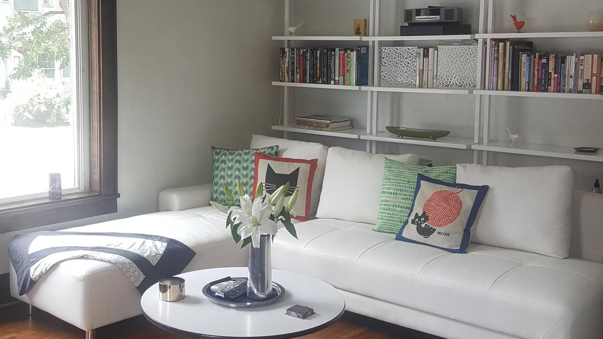 Uptown Condo | Uptown Brownstone With Private Laundry and Parking