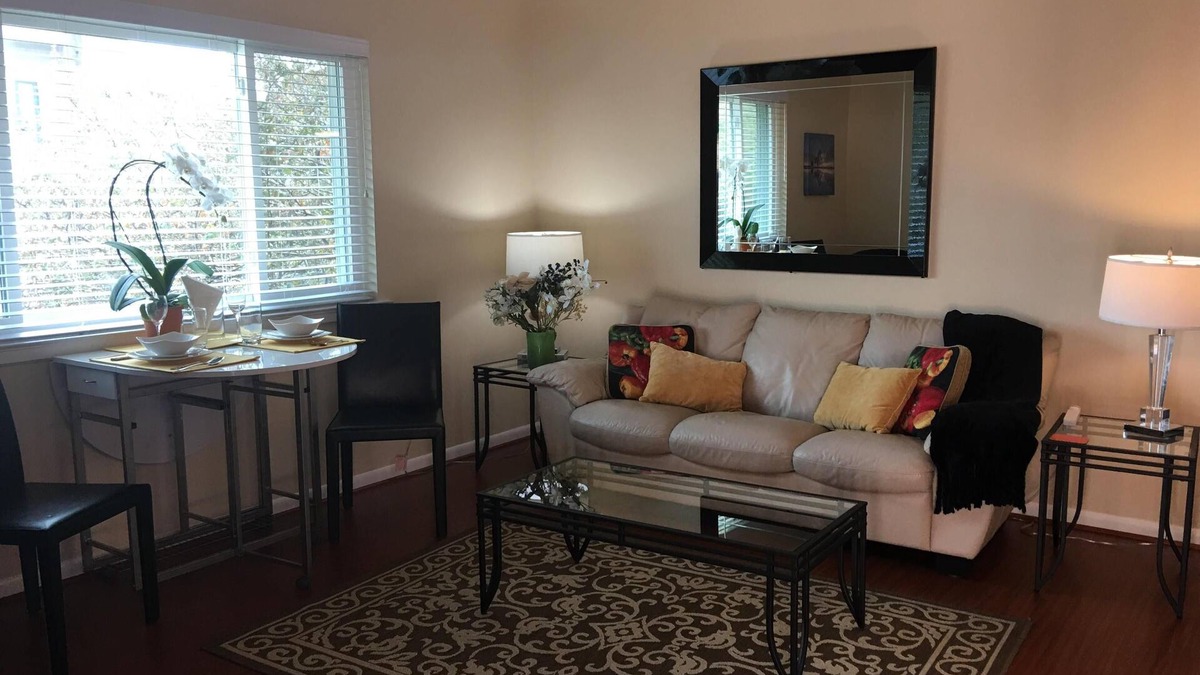 Knox - Henderson Apartment | Uptown Dallas - Bright 1 bd #4, WiFi, Parking, Near Restaurants & Shops & Safe