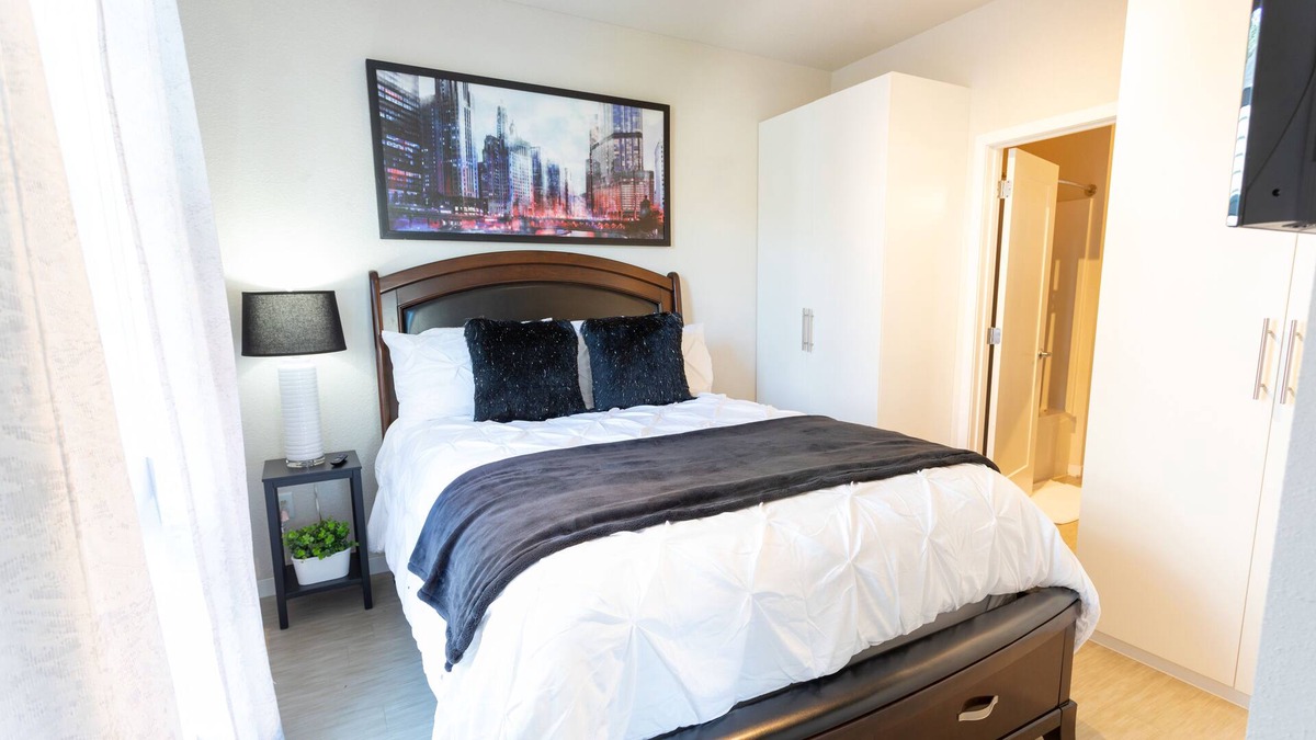 Kingfield Apartment | Uptown Gem🔹Fast WiFi🔹In-Unit W/D🔹Keurig+Coffee