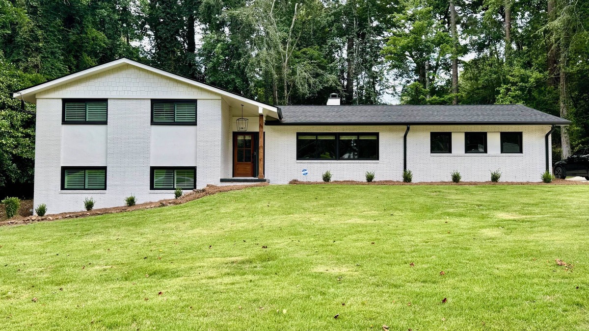 LaGrange House | UPTOWN GIRL: FALL IN LOVE! Designer Decorated, New Renovations, Perfect Location
