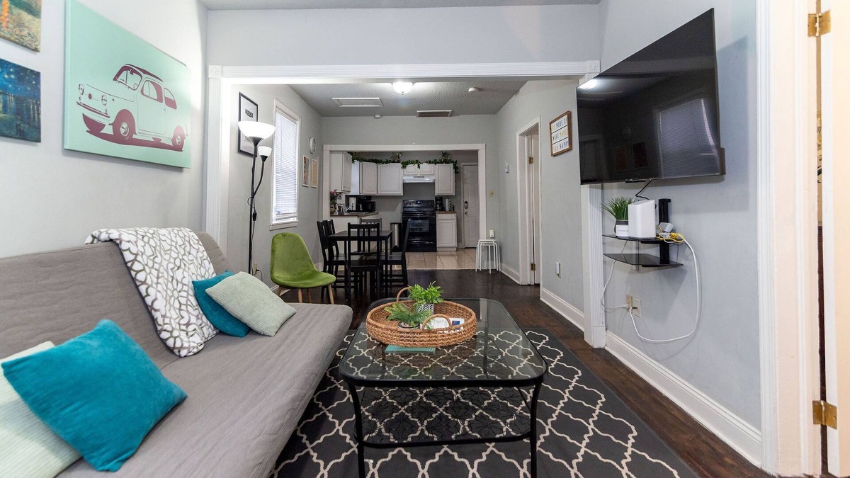 Irish Channel House | Uptown New Orleans! Free Street Parking! Sleep 6! n