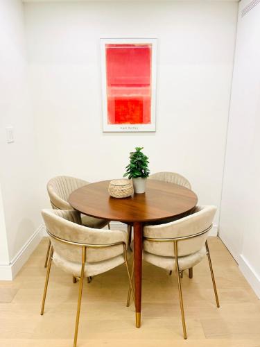 Upper Beaches Apartment | Urban 2-bed apartment in the Beaches
