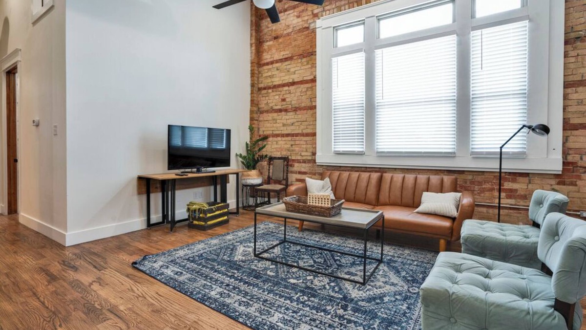 Fort Worth Apartment | Urban 2-bedroom apartment one block from Texas Wesleyan in Fort Worth!