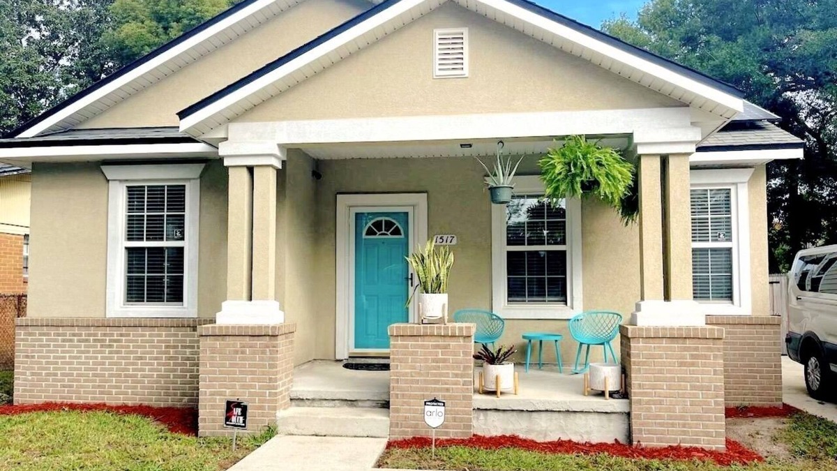 Urban Core House | Urban Bungalow 5min to Ever-bank Field
