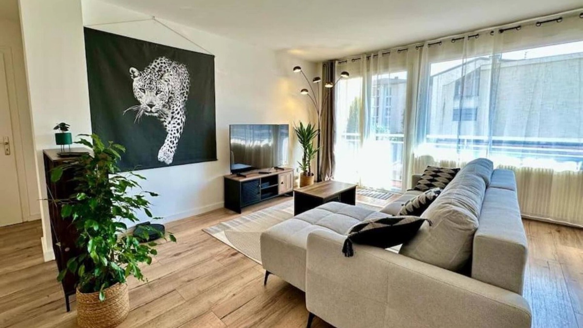 Annemasse Apartment | Urban chic