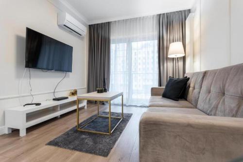 Mirow Apartment | Urban Chic - Mennica Residence Luxury Stay for 10 Guests in Central Warsaw