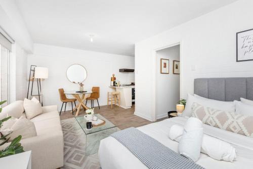 Victoria Park Apartment | Urban Chic Studio By 'the Strip'