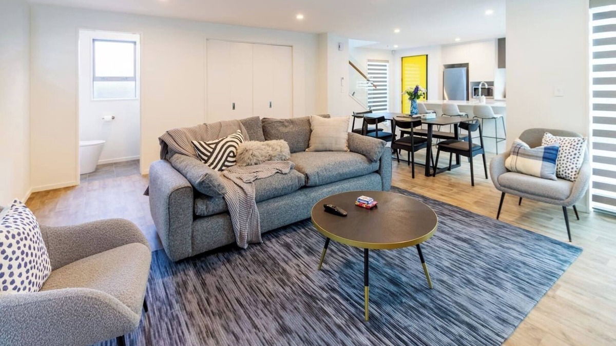 Christchurch House | Urban comfort and parking near Avebury Park
