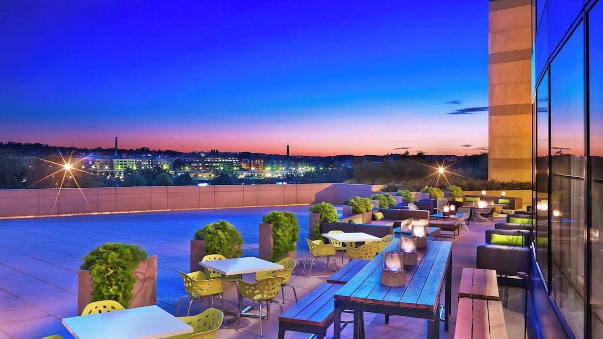 North Rosslyn Hotel | Urban Escape | D.C. Gateway. Gourmet Dining