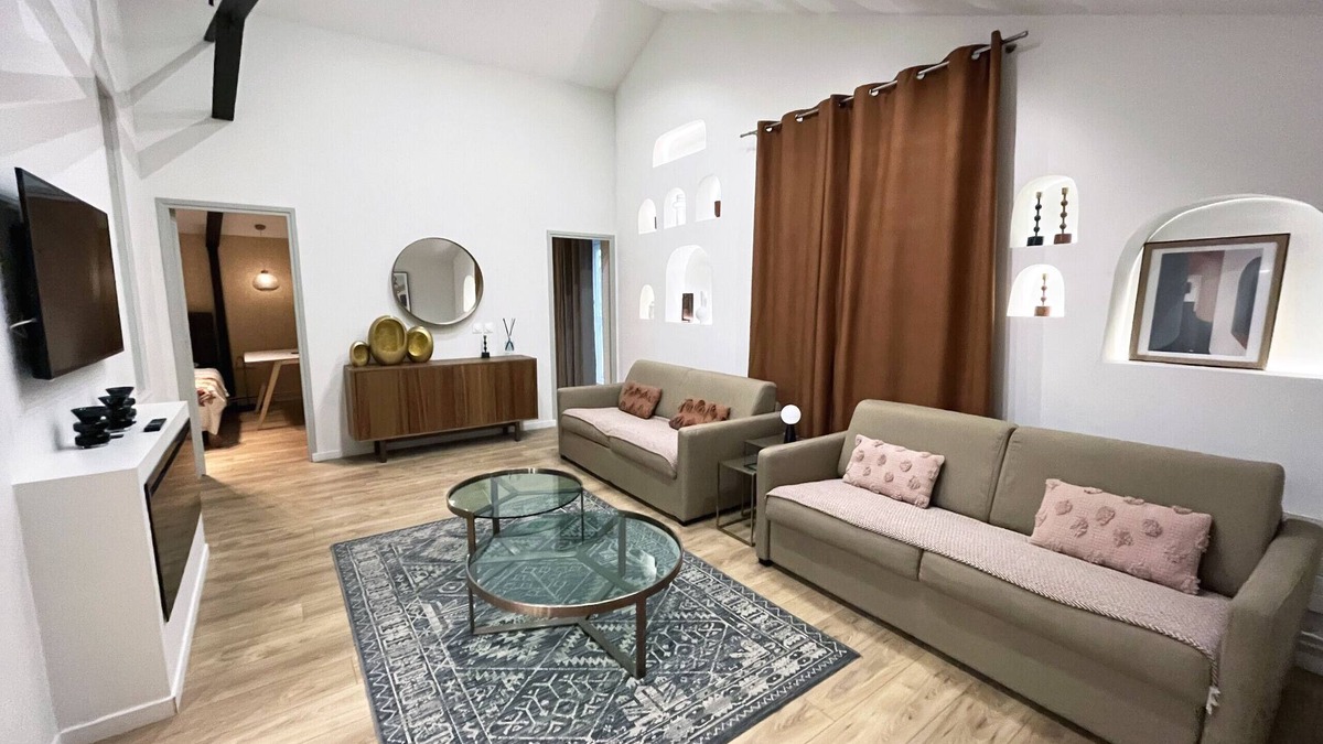 Quartier de la Porte-Saint-Denis Apartment | Urban Flat 161 - Sublime 4BDR Luxury Flat in Paris