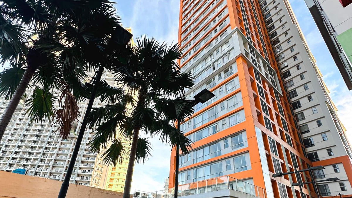 Malamig Apartment | Urban Haven: Chic 2BR Retreat in Urban Manila