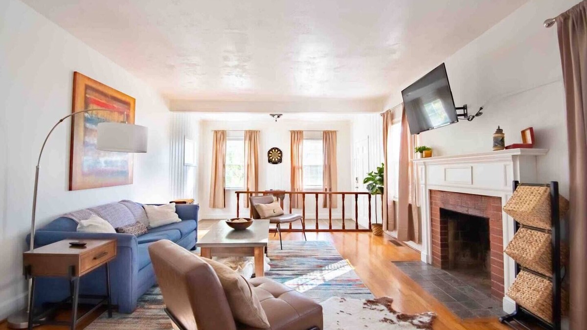 Glen Iris House | Urban Haven -Glen Iris/2 BR/Pets/WiFi/Full Kitchen