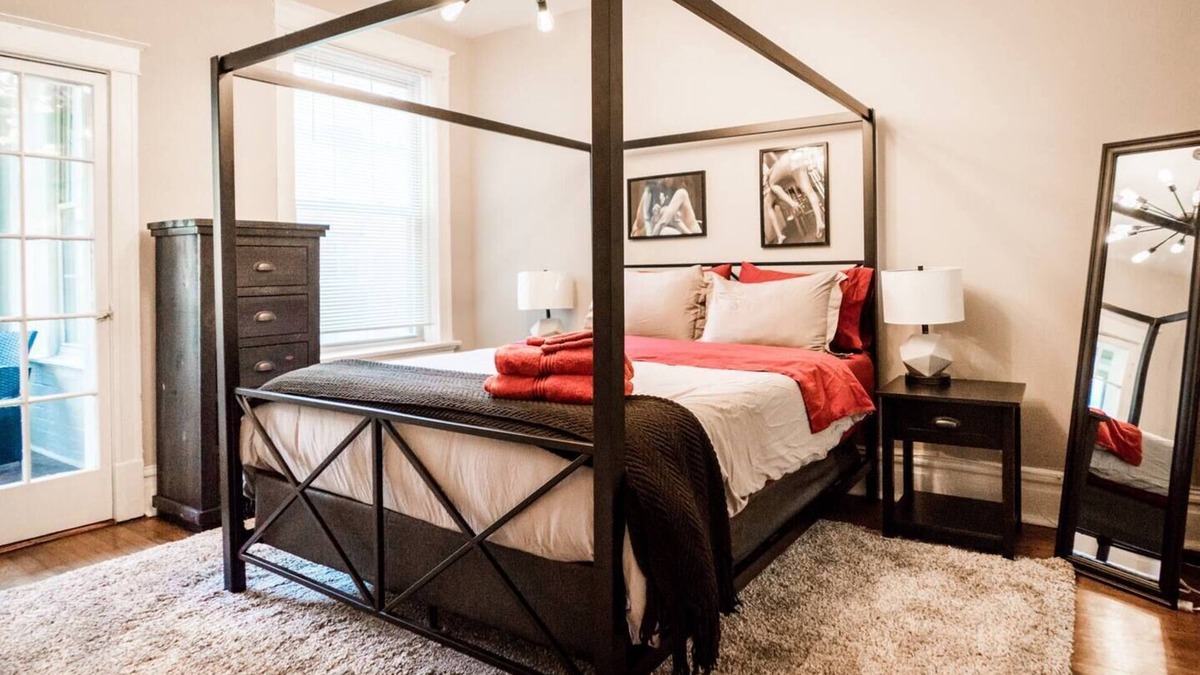 St. Louis Apartment | Urban Haven in St. Louis
