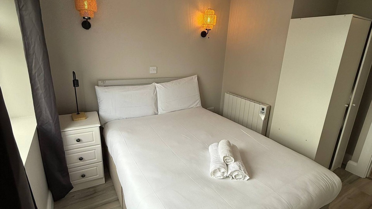 Galway City Centre Apartment | Urban Lakeside Apartment Galway City Centre