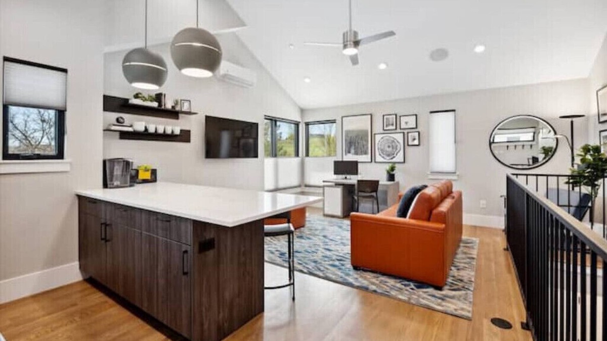 Superior House | Urban Modern Guest House