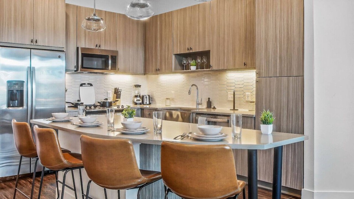 West Oak Hill Apartment | Urban Oasis 2BD|2BR Apartment