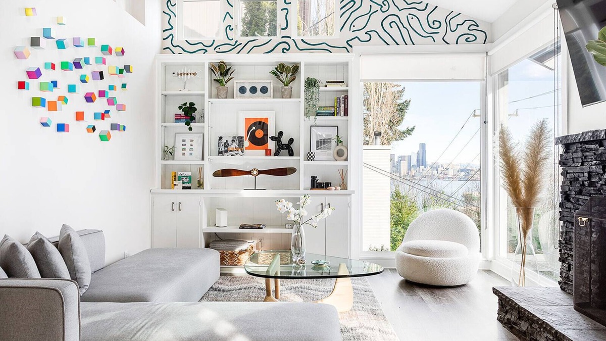 North Admiral Apartment | Urban Oasis: Bright Loft with City View Near Ferry