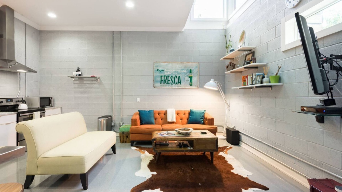 Chestnut Hill House | Urban Oasis| Private Rooftop| Close to Everything| Free Parking