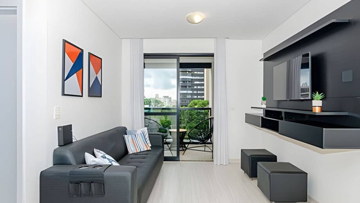 Bigorrilho Apartment | Urban Oasis with Breathtaking Views at Sky CWB
