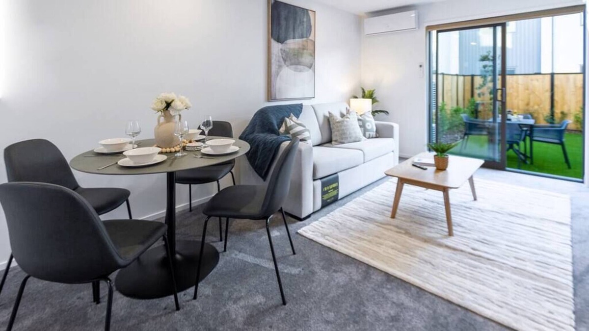 Upper Riccarton House | Urban Park Escape 2 Bed 2 Bath w/Carpark