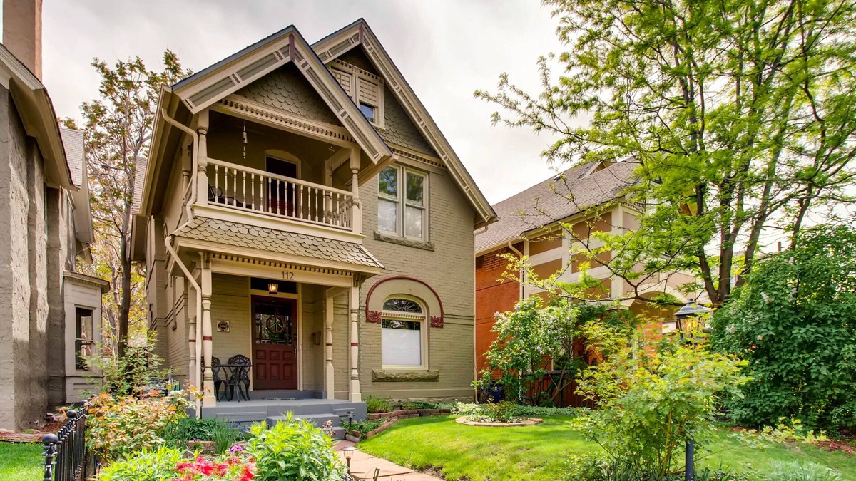 Baker House | Urban Perfection! Quiet Location, Historic, City Vibe