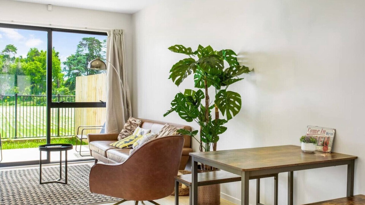 Otahuhu Apartment | Urban Pulse Townhouse with parking