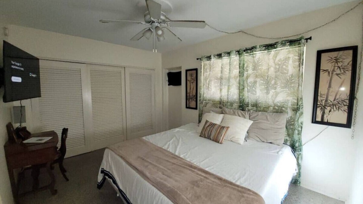 Crescent Lake Apartment | Urban Retreat at Crescent Lk