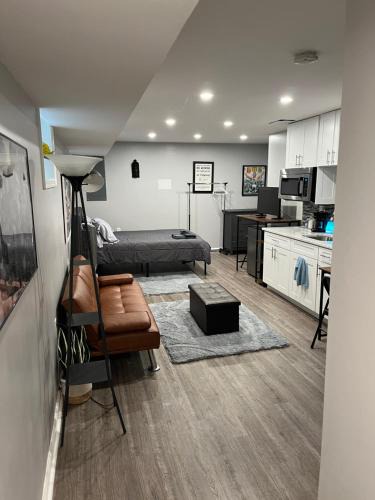 Capitol View Apartment | Urban Retreat Basement Studio Only Two Blocks From Metro! OFF STREET PARKING!