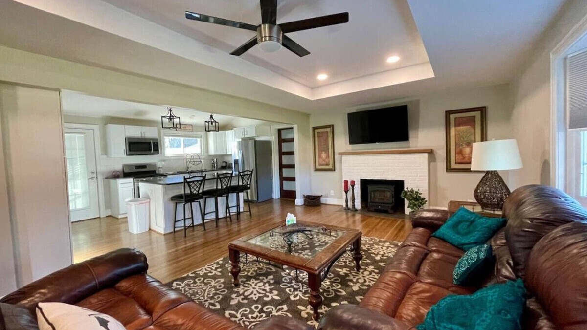 Winston - Salem House | Urban Retreat near Wake Forest & Downtown WS