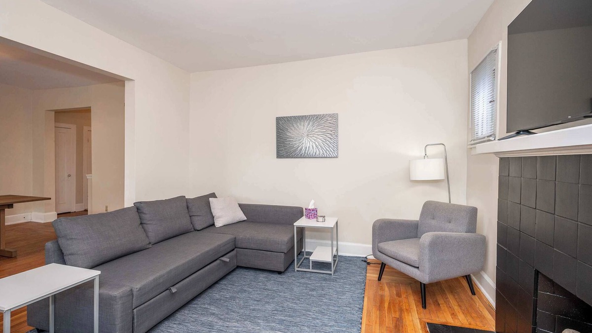 Walnut Hills Apartment | Urban Retreat