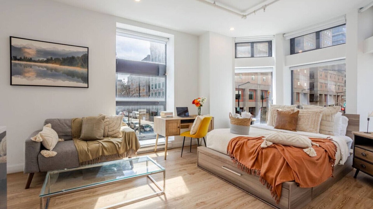 Downtown Montreal Apartment | Urban Studio on Bishop - Hot Spot Dtown MTL