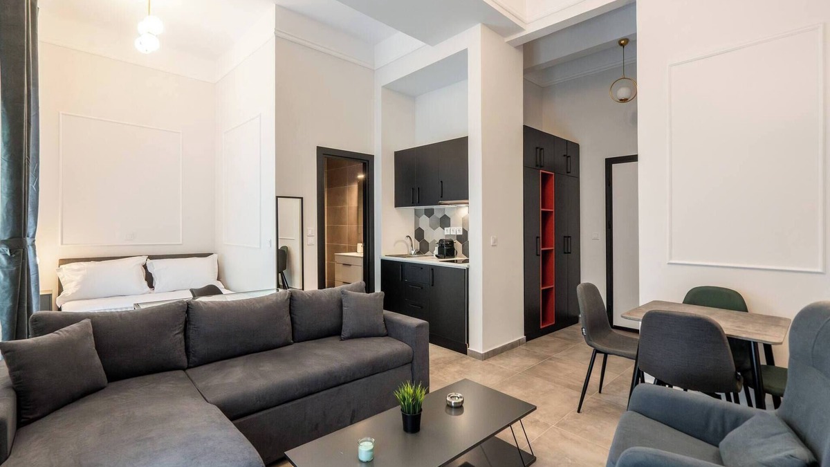 Agios Panteleimonas Apartment | Urban Tranquility Escape
