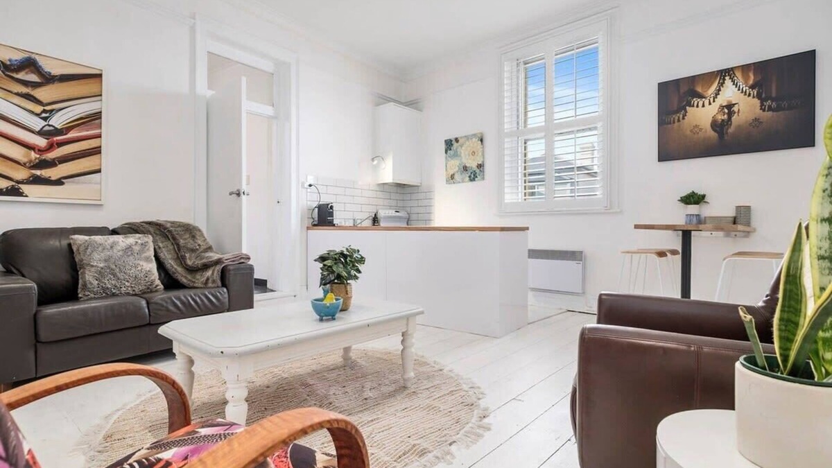 North Hobart Apartment | Urban Vibes at Grappa Court North Hobart