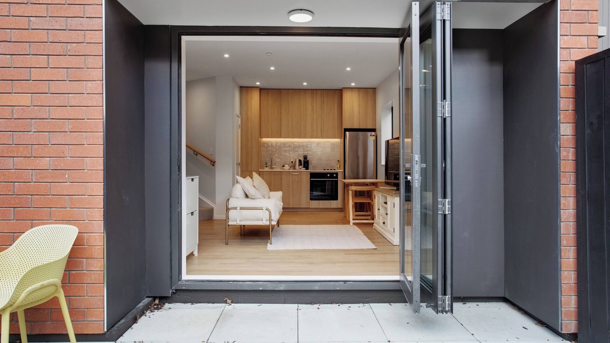 Greenlane - Ellerslie Apartment | Urban Vogue Escape with Parking- Air-con
