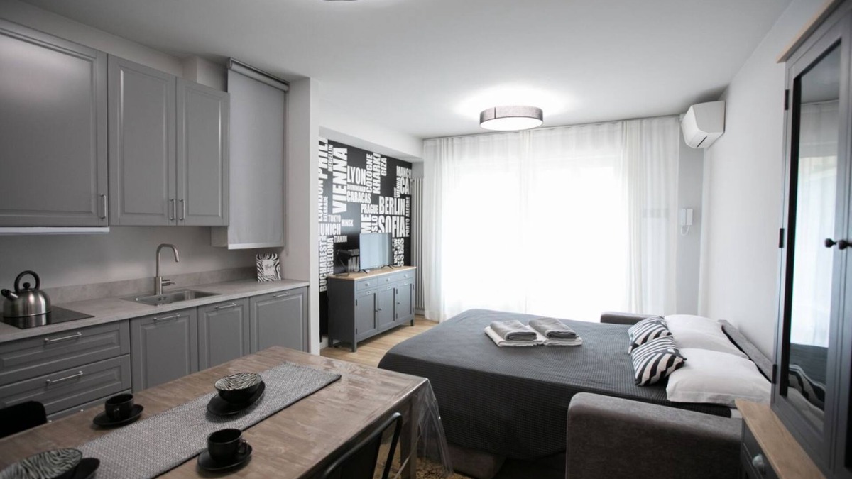 Borgo San Leonardo House | Urban Zebra Modern Studio in Donizetti Residence