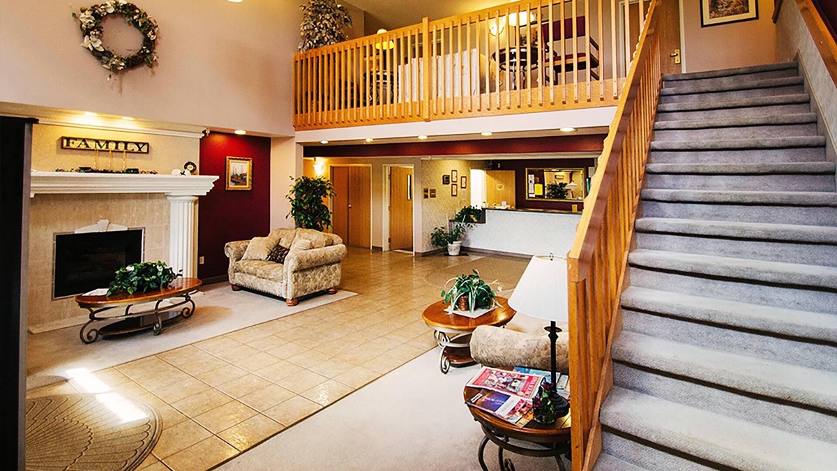 Urbana Hotel | Urbana Inn & Suites