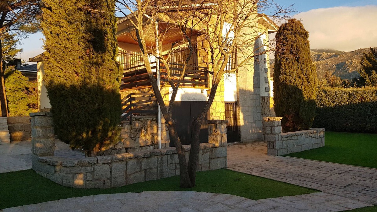La Ponderosa de la Sierra Ski Chalet | Urbanización La Ponderosa